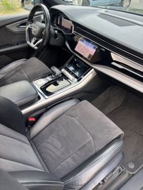 Audi Q8 - 11