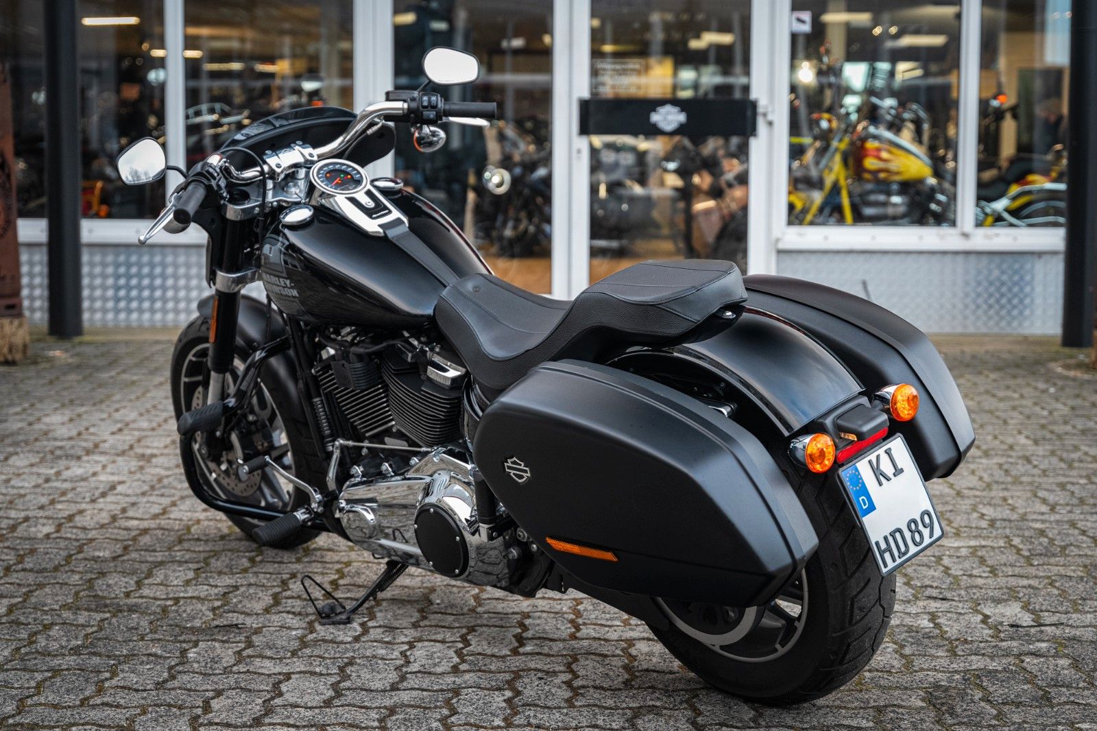Fahrzeugabbildung Harley-Davidson SOFTAIL FLSB SPORT GLIDE 107- MILLER -