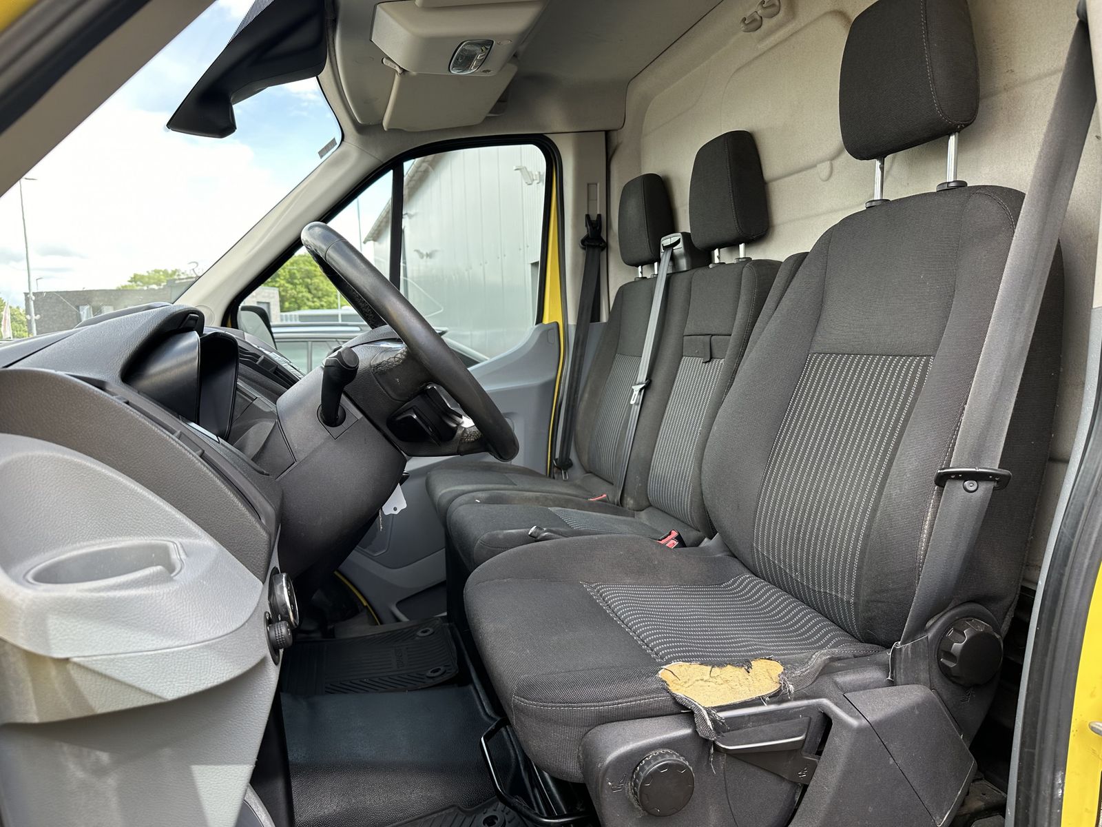 Fahrzeugabbildung Ford Transit 290 L2H2 BLUETOOTH+SORTIMO+AHK+PP+TEMPOM