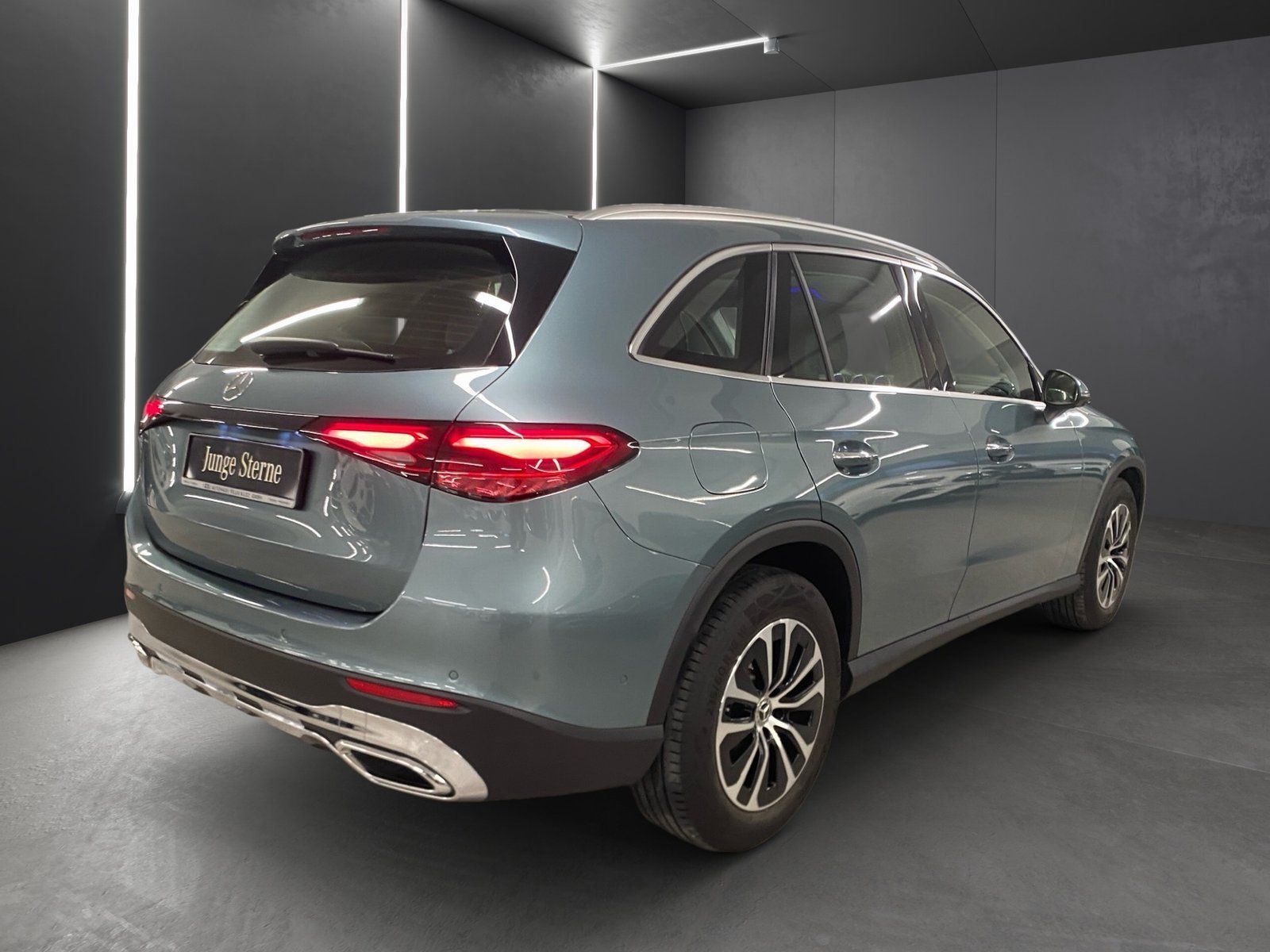 Fahrzeugabbildung Mercedes-Benz GLC 220 d 4M Avantgarde*AHK*Distronic*Pano*360°*