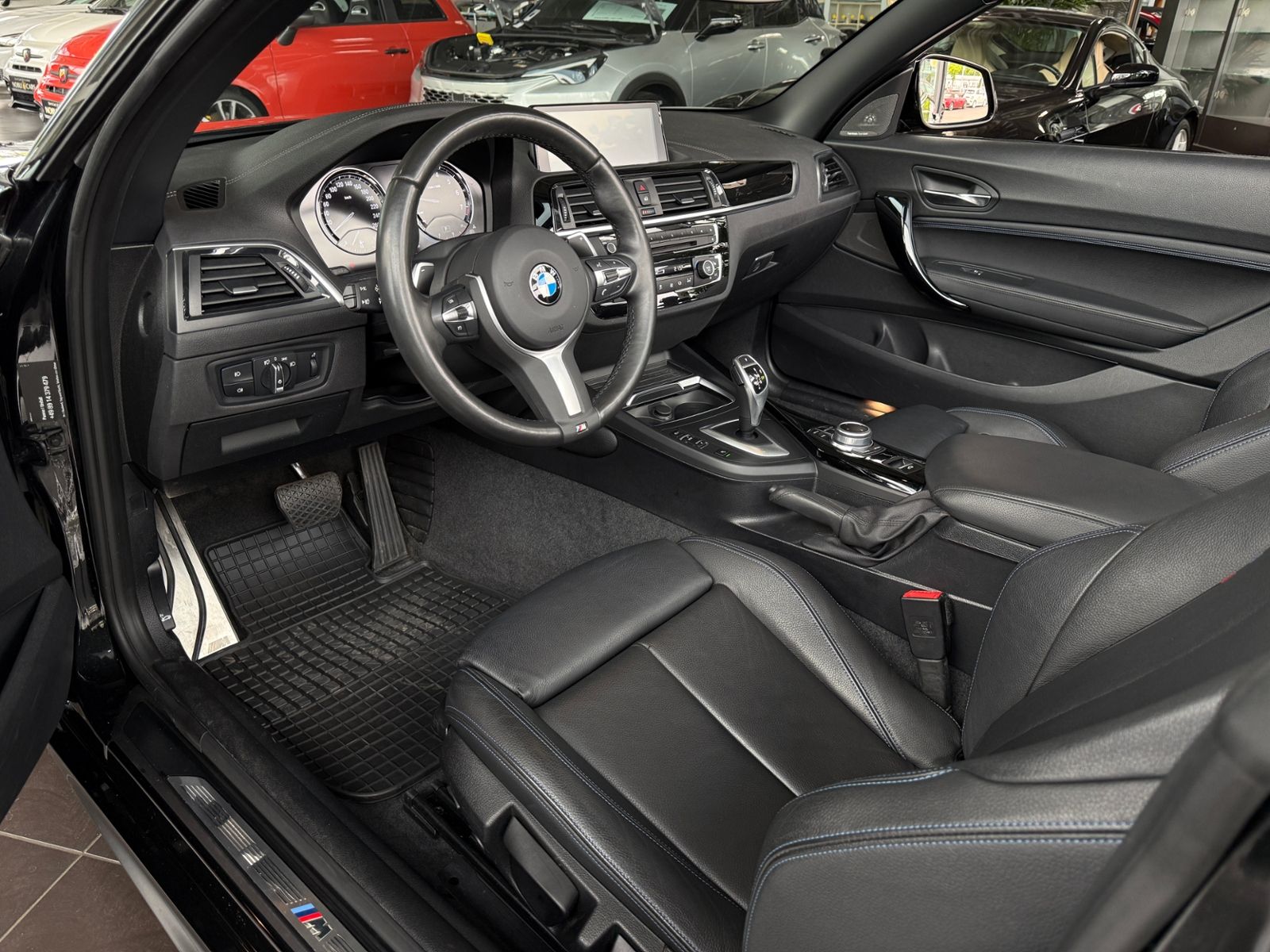 Fahrzeugabbildung BMW 220i Cabrio M Sport H/K LED NAV PDC SHZ 18"