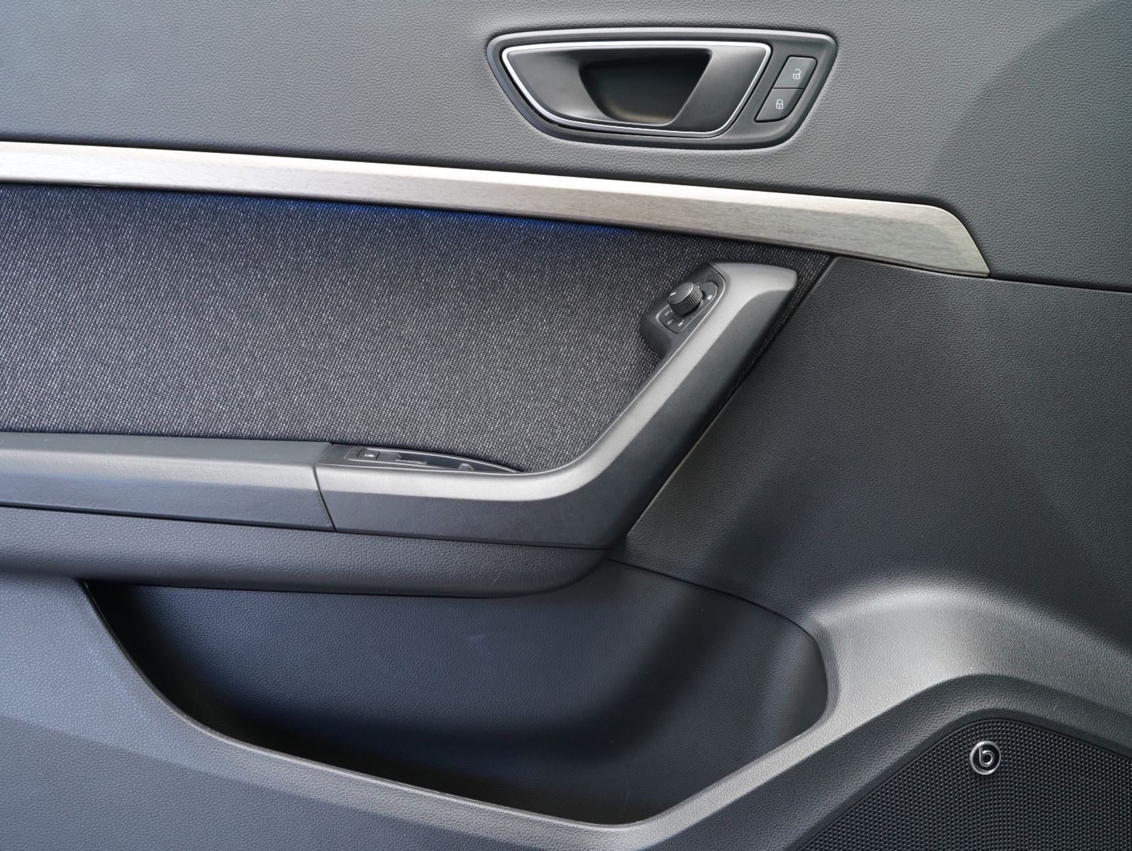 Fahrzeugabbildung SEAT Ateca 1.5 TSI ACT Xperience LED/NAVI/ACC/AHK