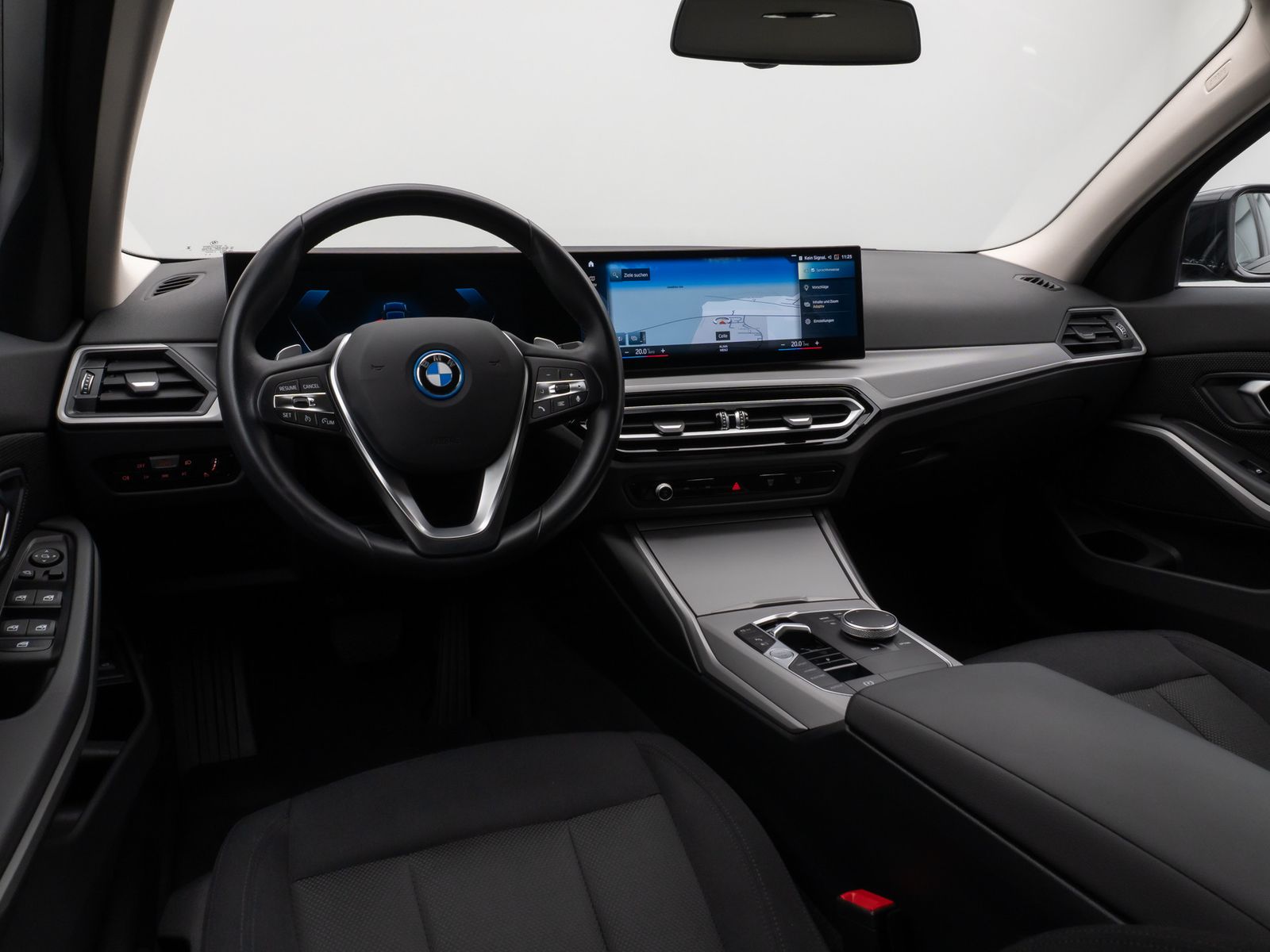 Fahrzeugabbildung BMW 330e DAB CockPit+ Lordos PDC Geschwindigkeitsreg