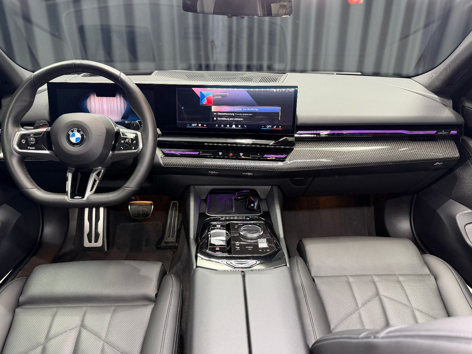 Fahrzeugabbildung BMW 520i M SPORT|H&K|360°|INDIVIDUAL|GESTIK|SHADOW