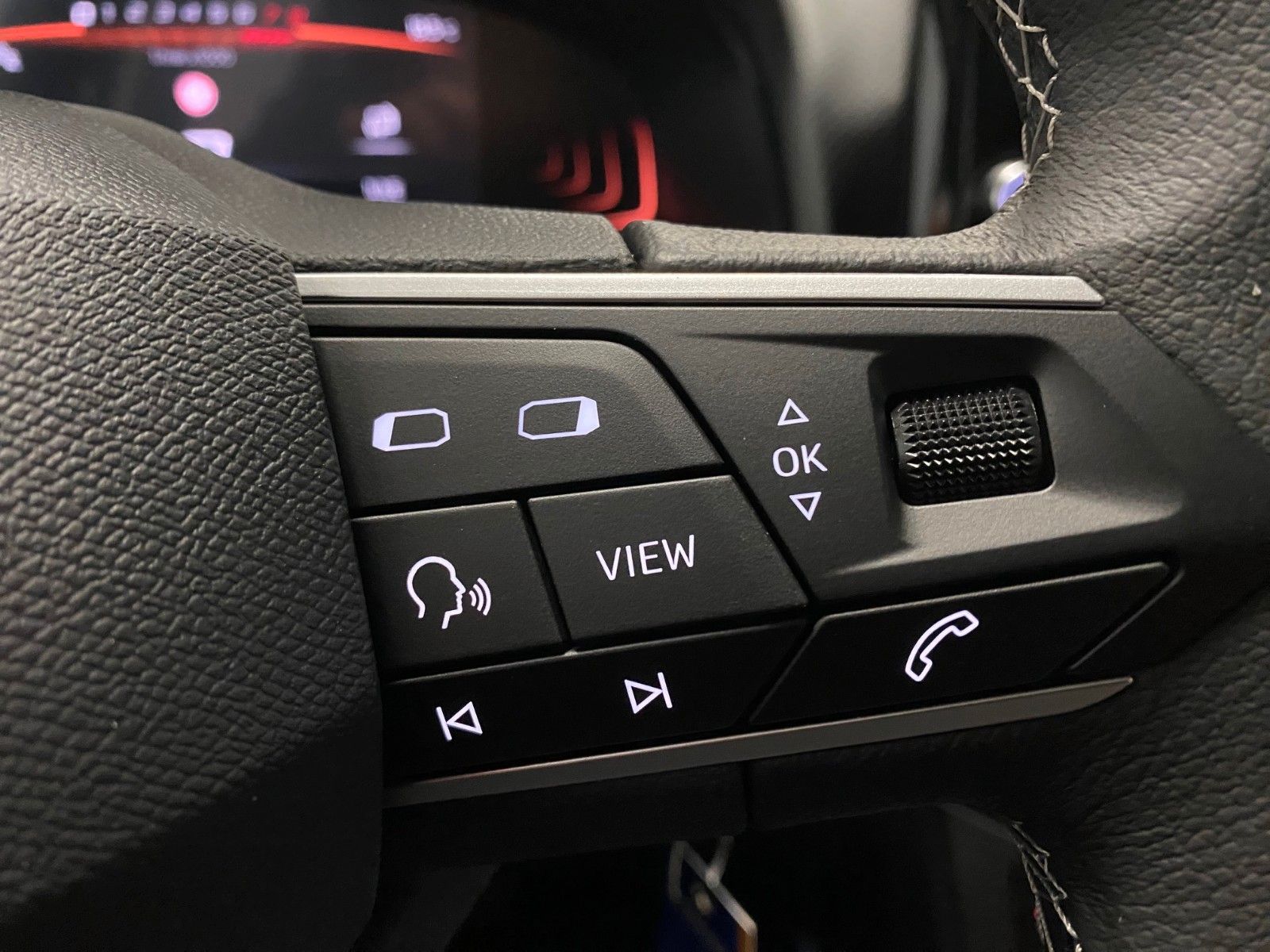 Fahrzeugabbildung SEAT Arona 1.0 TSI STYLE+2030 GARANTIE+Sitzheizung+BC