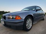 BMW 318i Cabrio 328i - BMW 318 aus 1995: 318i