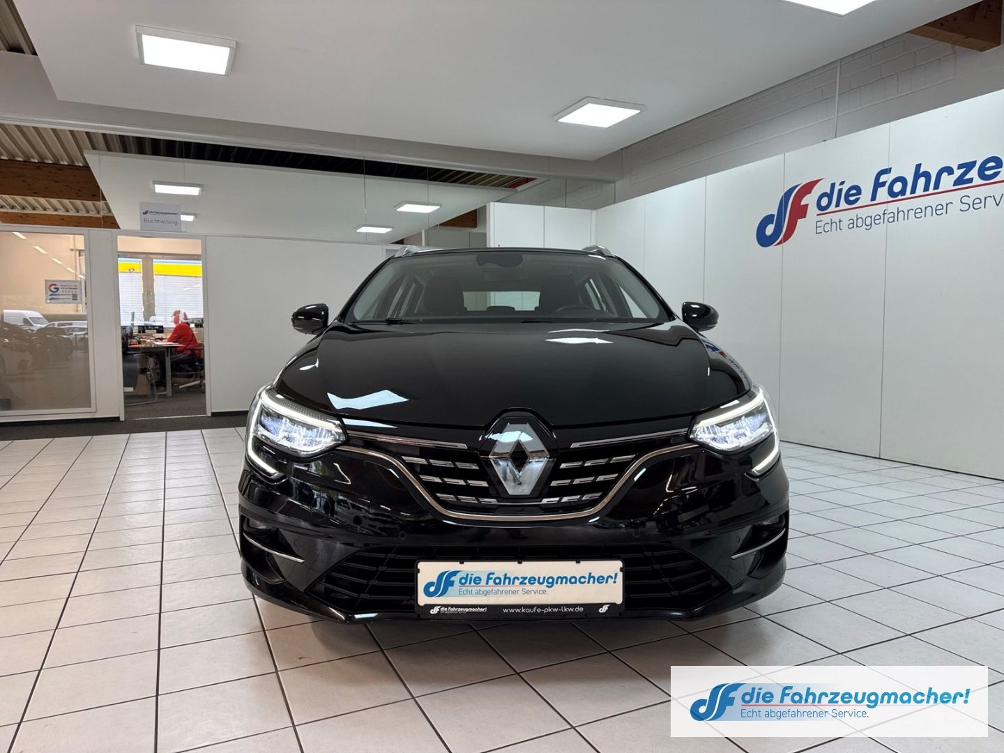 Fahrzeugabbildung Renault Megane IV Grandtour Business Edition 1.3 TCe 140
