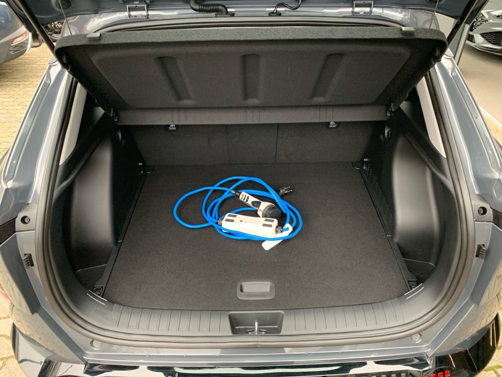 Fahrzeugabbildung Hyundai KONA Advantage Navi Allwetterreifen