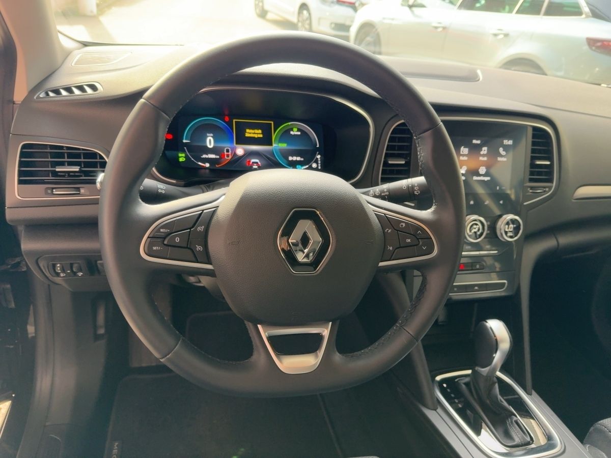 Fahrzeugabbildung Renault Megane Equilibre Plug-in Hybrid 160 Kamera GJR