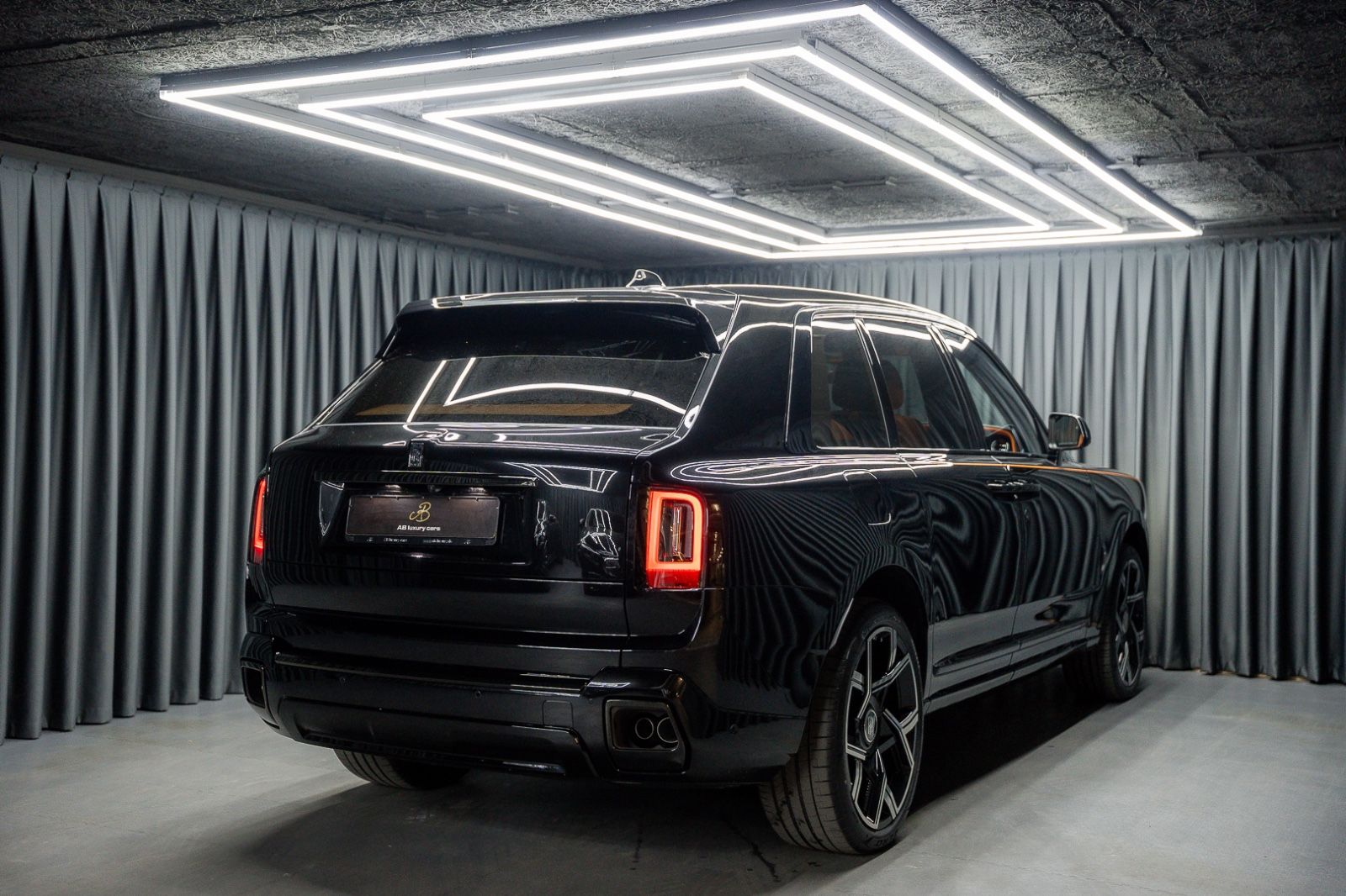Fahrzeugabbildung Rolls-Royce Cullinan Black Badge 4Seats Starlight 2025 FULL