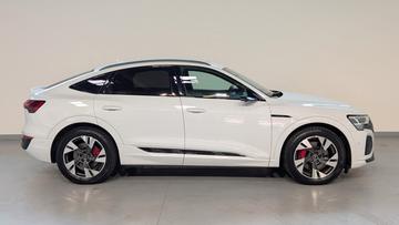 صورة 7 لـ 2023 AUDI Q8 E-TRON