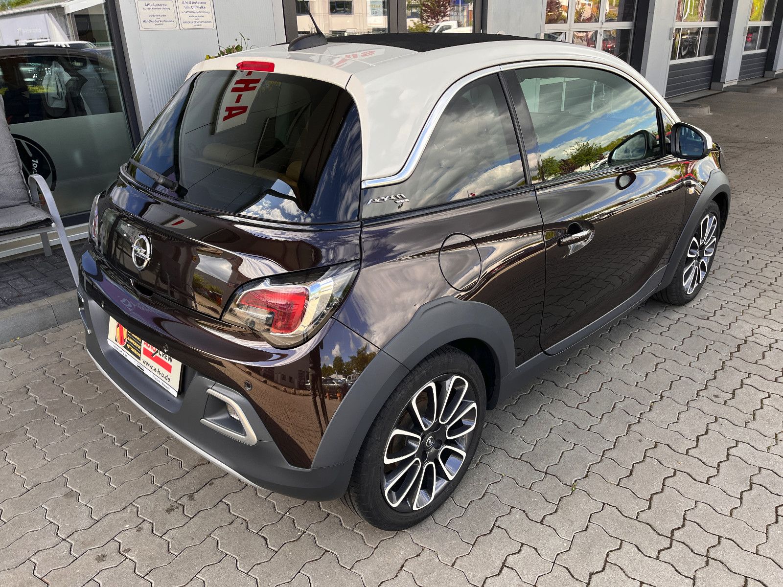Fahrzeugabbildung Opel Adam Rocks 1.0 Turbo 85 KW Faltdach