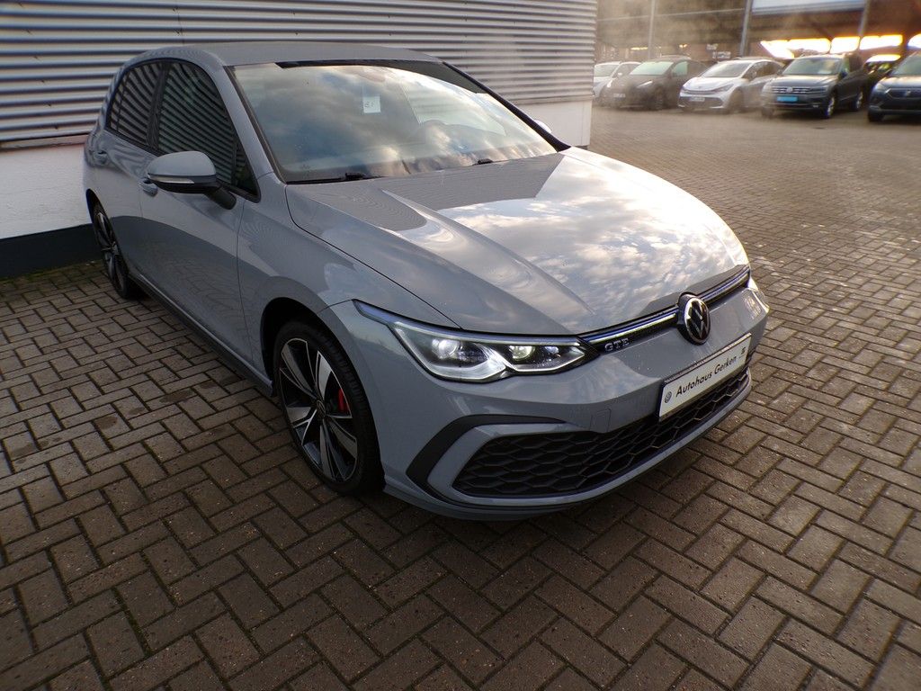 Fahrzeugabbildung Volkswagen Golf VIII 1,4 GTE DSG *LEDMatrix*NAVI*DigitalCoc