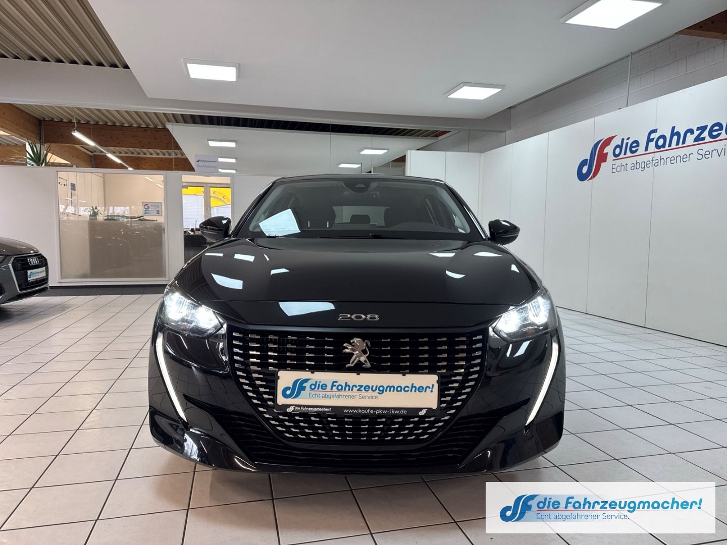 Fahrzeugabbildung Peugeot 208 Allure Navi LED Klimaautom Fahrerprofil DAB