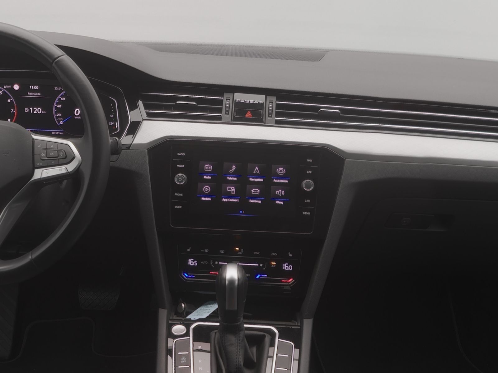 Volkswagen Passat Variant - Bild 10