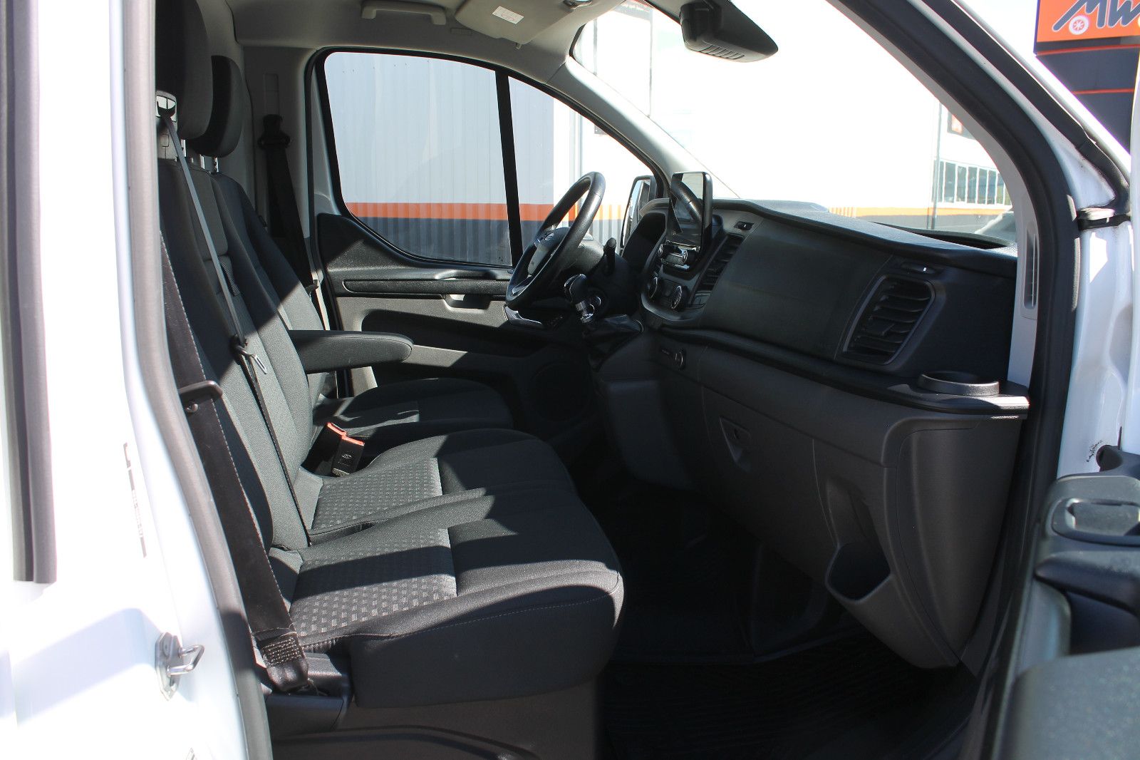 Fahrzeugabbildung Ford Transit Custom Kasten 300 L2 Trend SHZ KAM TEMP