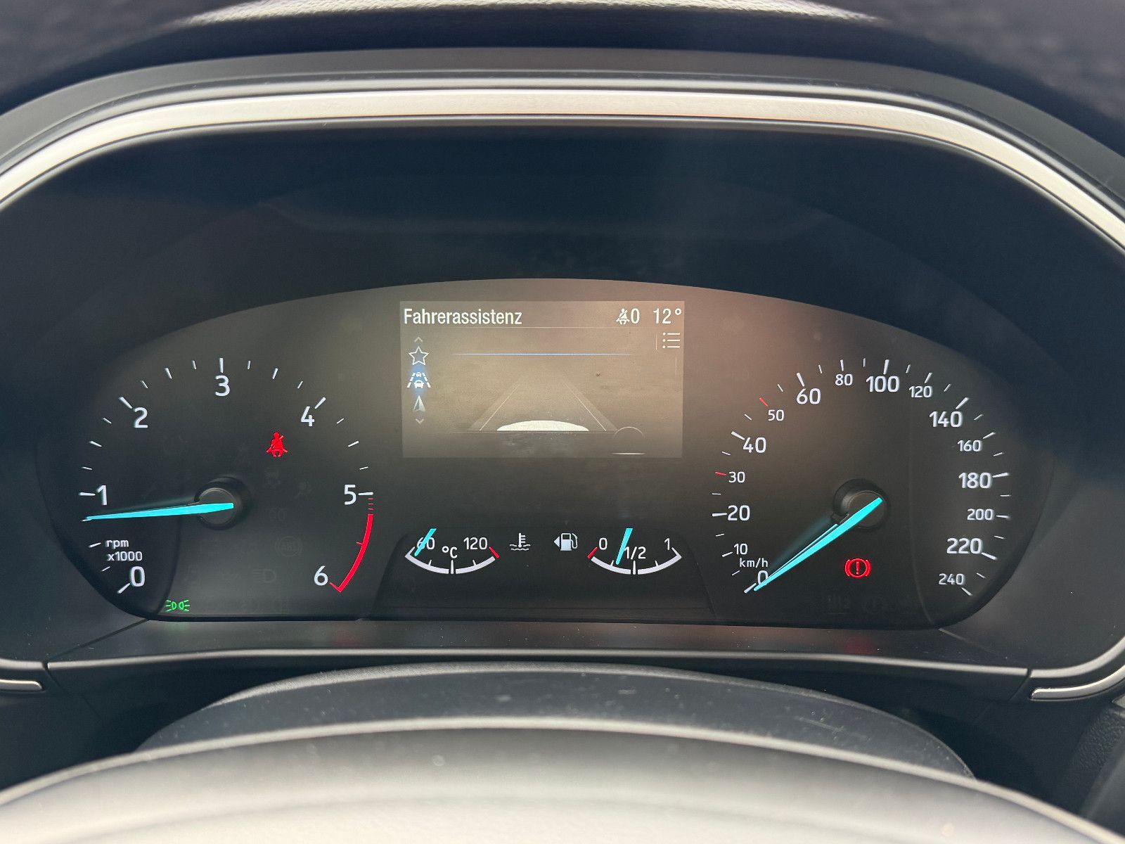 Fahrzeugabbildung Ford Focus Turnier Cool & Connect/NAVI/CAR-PLAY/KAMER