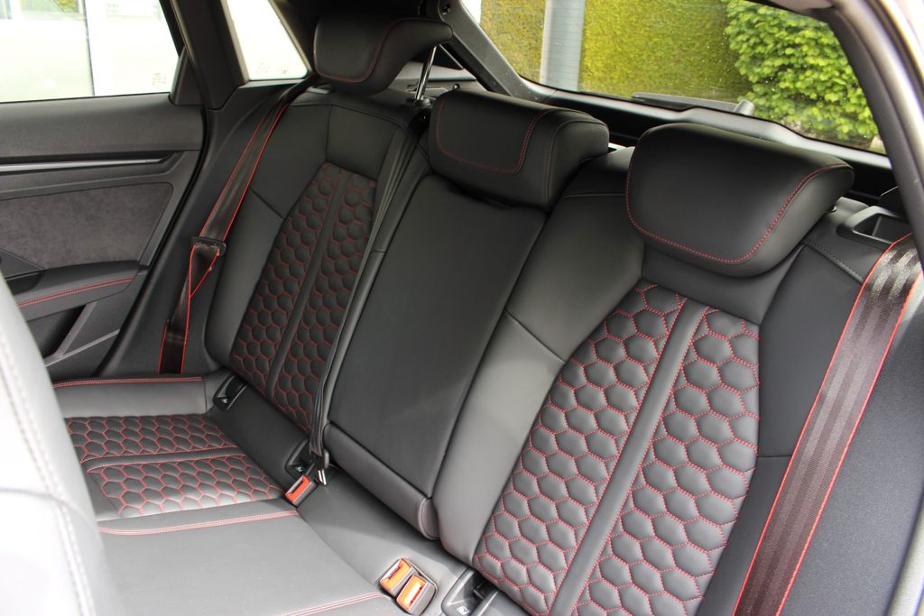 AUDI RS3 Sportback/RS DYNAMIK/ SONOS/ KOMFORT PRO AUDI RS3 Sportback/RS DYNAMIK/ SONOS/ KOMFORT PRO