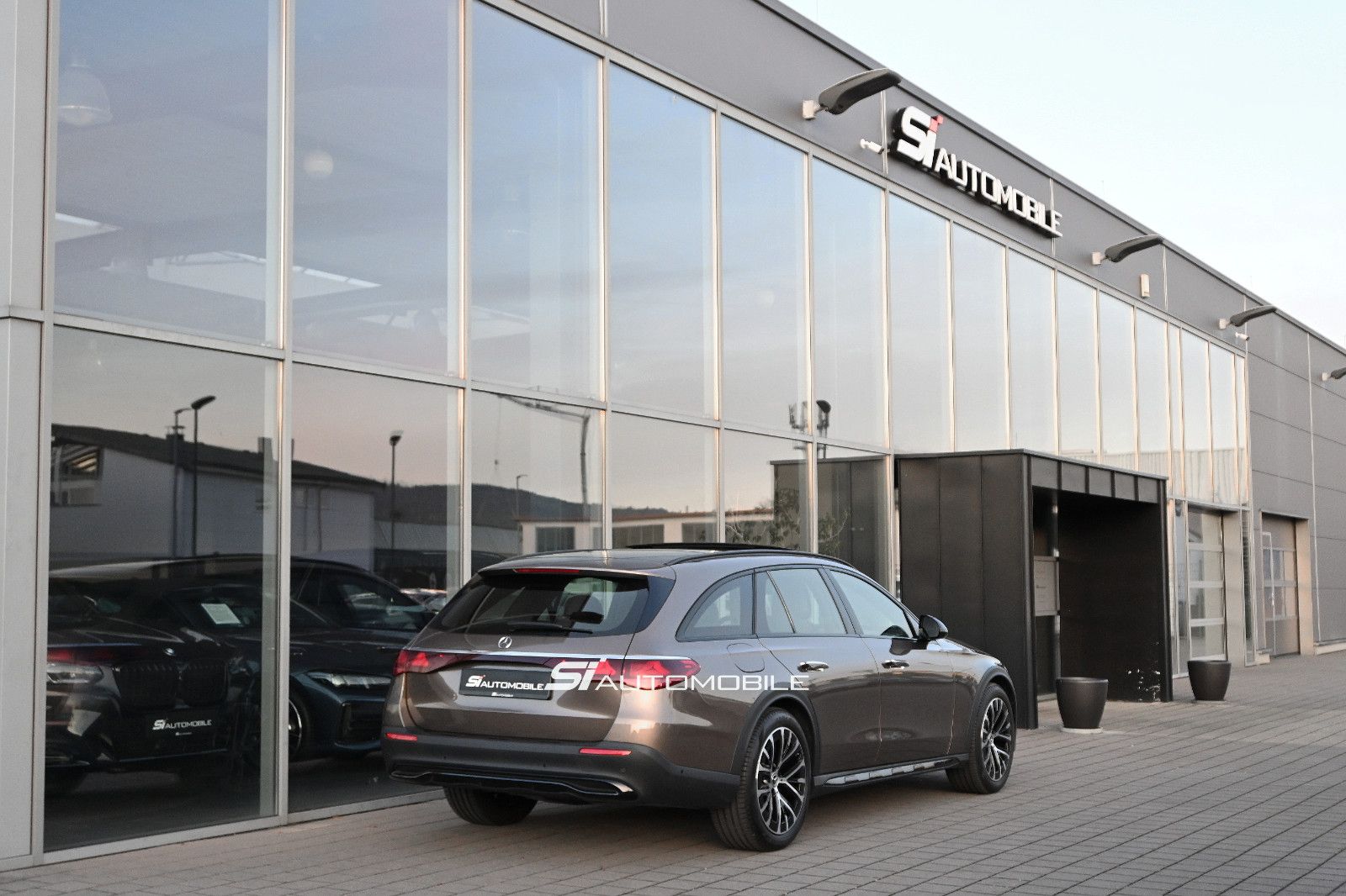 Fahrzeugabbildung Mercedes-Benz E 220 d 4M T All-Terrain °PANO°SITZKLIMA°STANDHZ