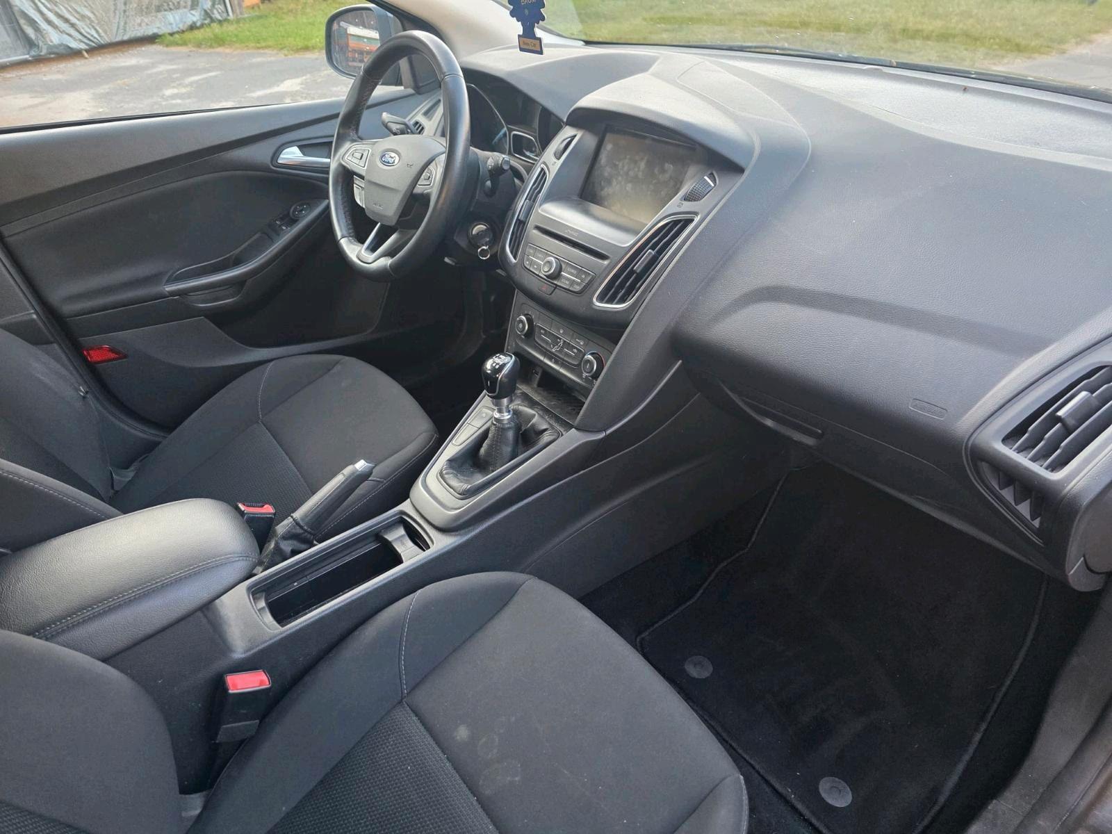 Ford Focus 2015 — photo 9
