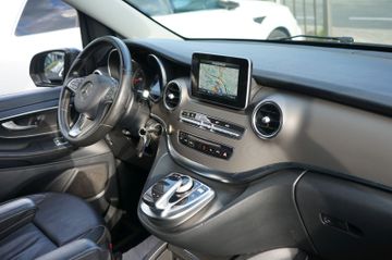 Mercedes V 220 - 7