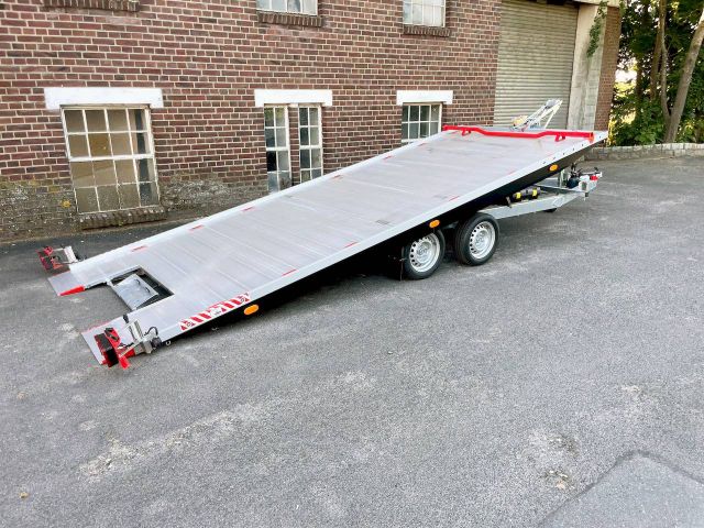 Vezeko Imola 35.47 550x208cm 3500kg Race Master Trailer