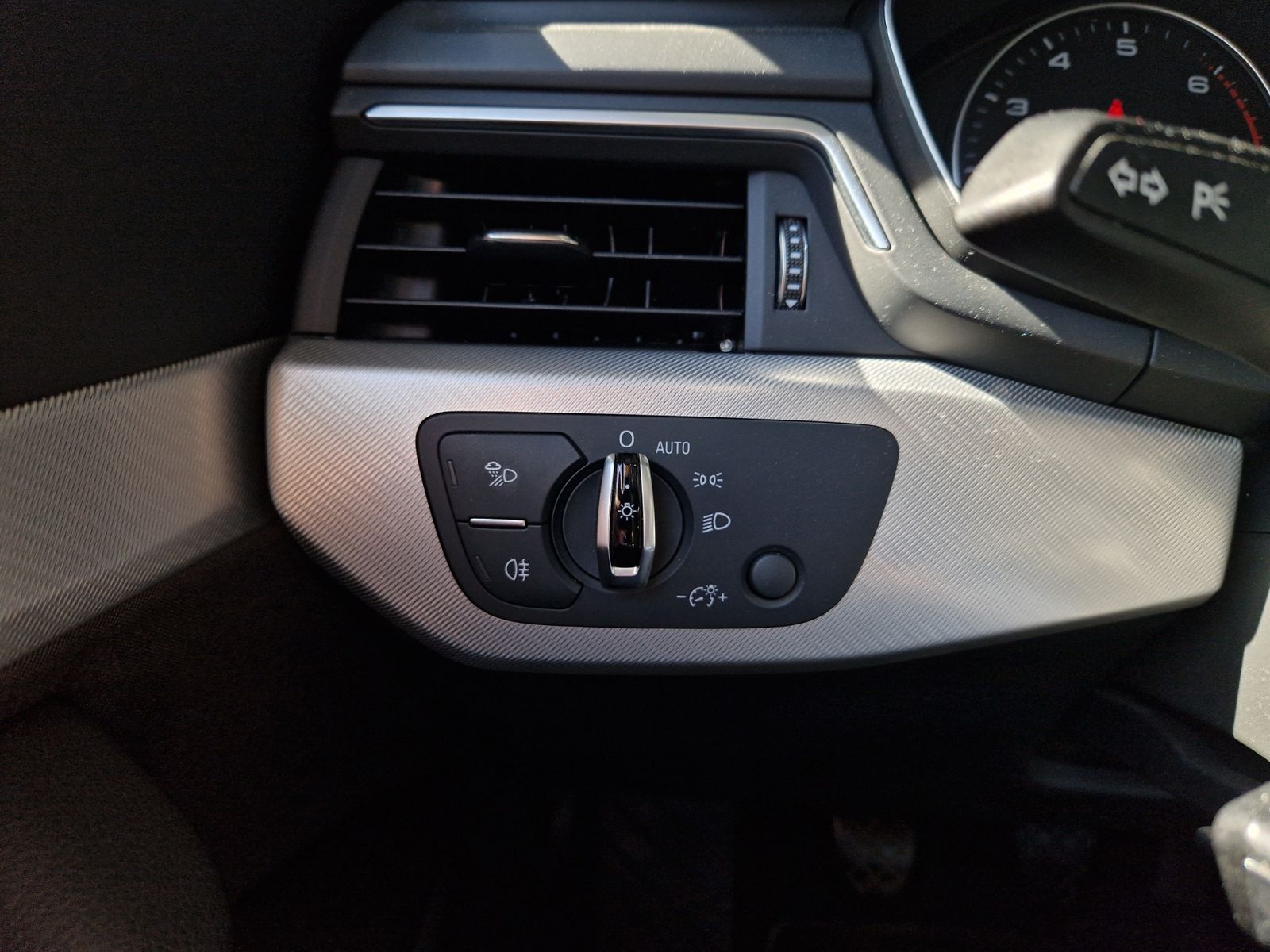 Fahrzeugabbildung Audi A4 Avant sport KLIMA XENON NAVI ALU