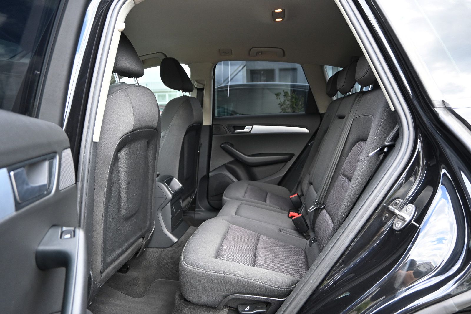 Fahrzeugabbildung Audi Q5 2.0 TDI quattro 6-Gang °STANDHEIZUNG°XENON°