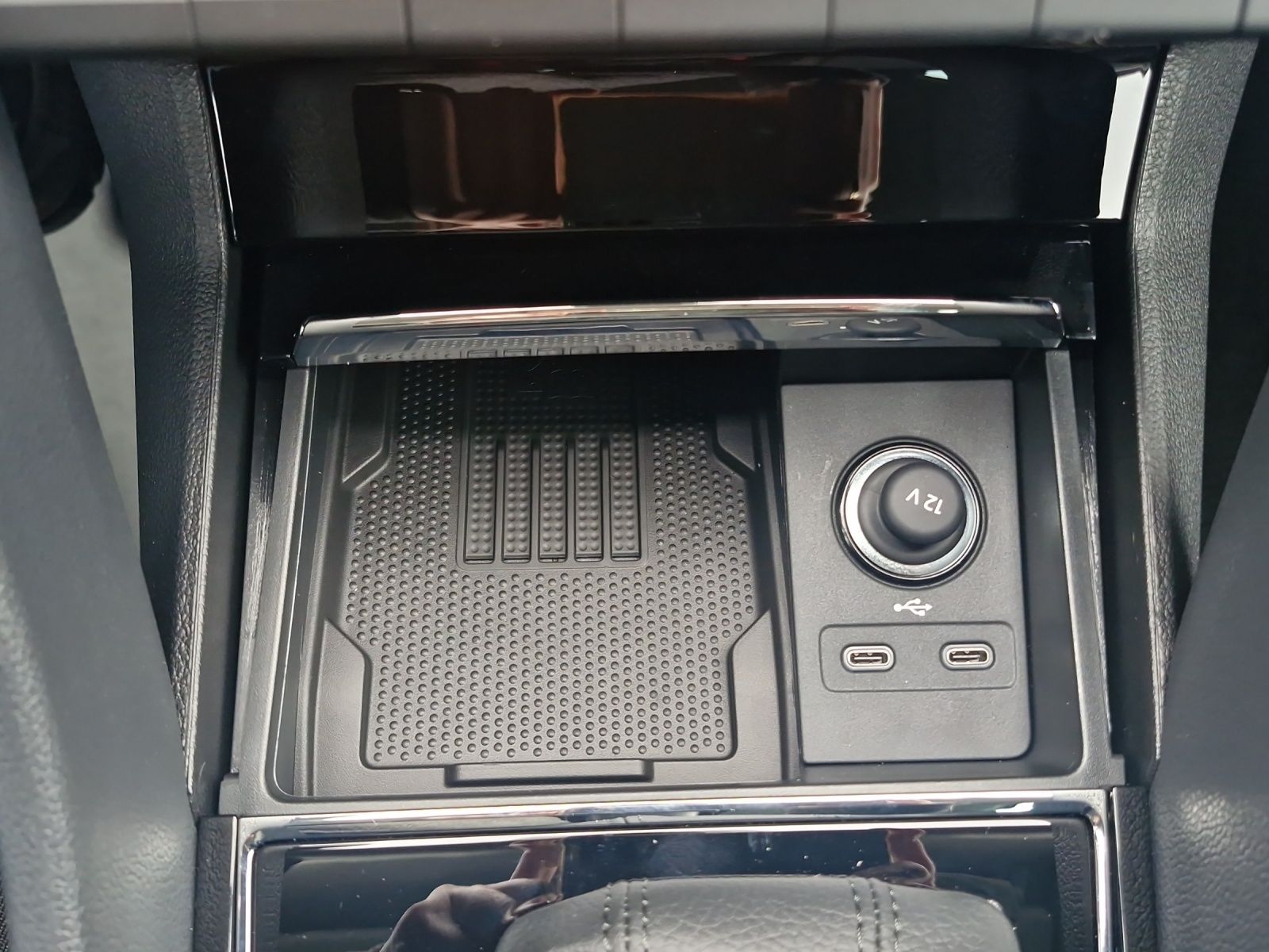 Fahrzeugabbildung SKODA Karoq Balance 1.5 TSI DSG AHZ RFK ACC
