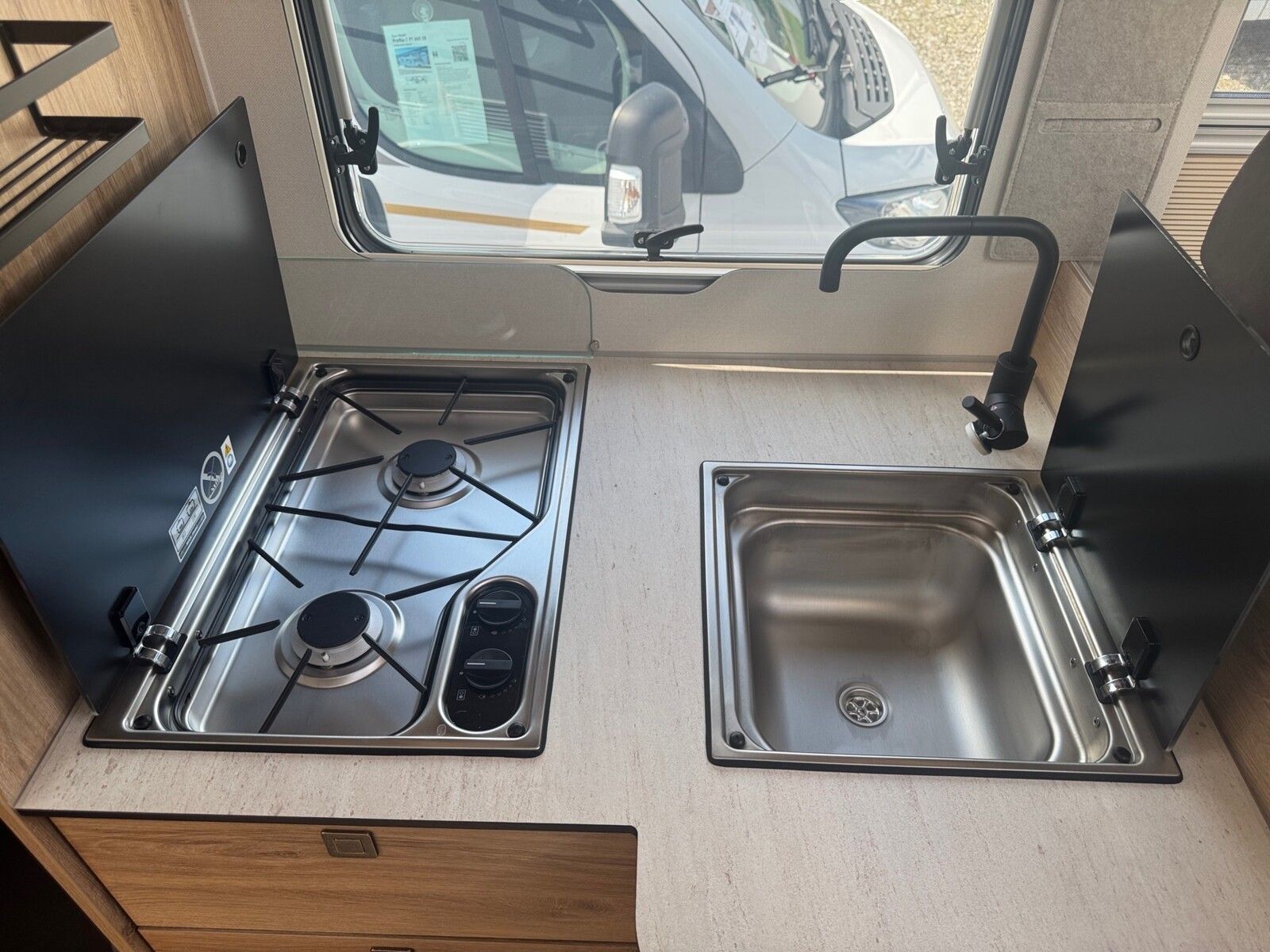 Fahrzeugabbildung Eura Mobil Profila T PT 695 EB Automatik, Mondial Pakete