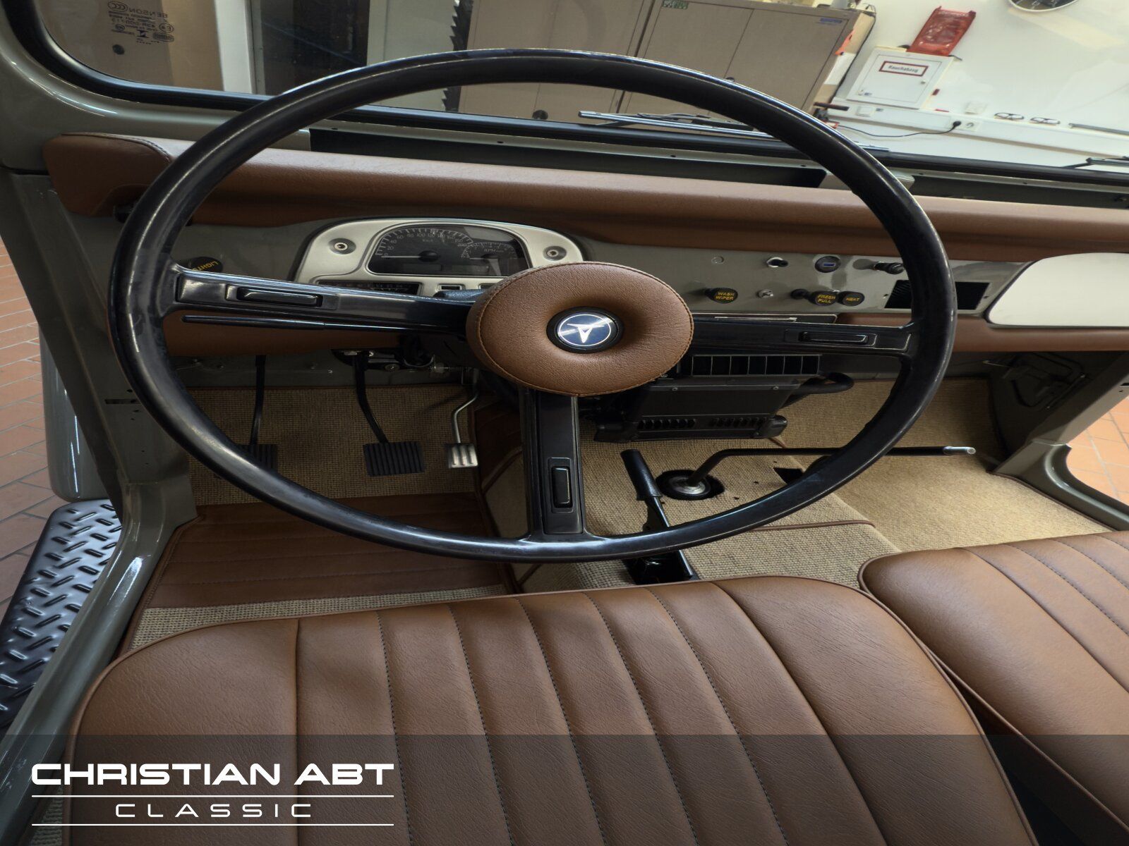 Fahrzeugabbildung Toyota FJ43 restauriert * Servo * H-Zulassung