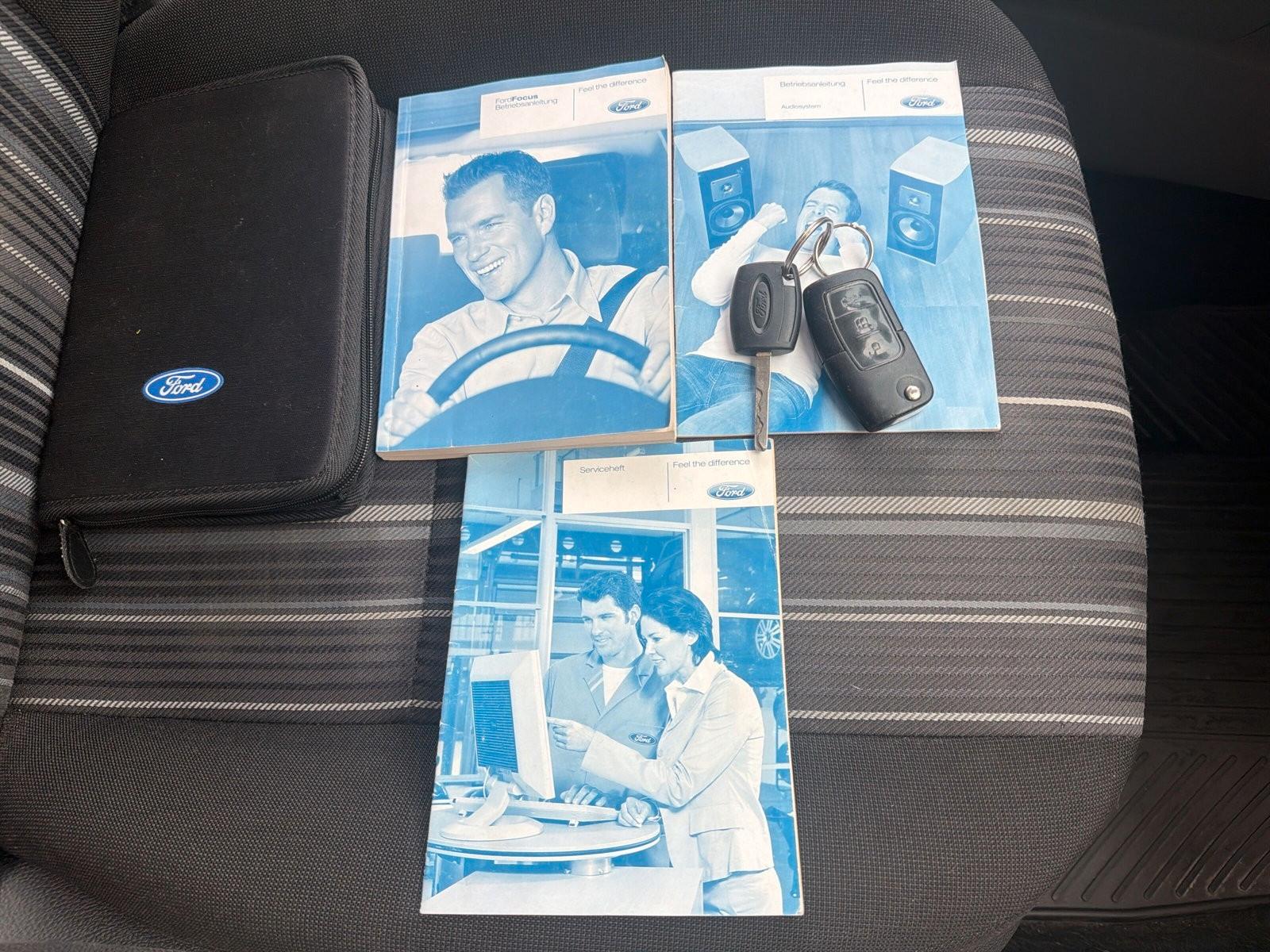 Ford Focus 2009 — photo 18