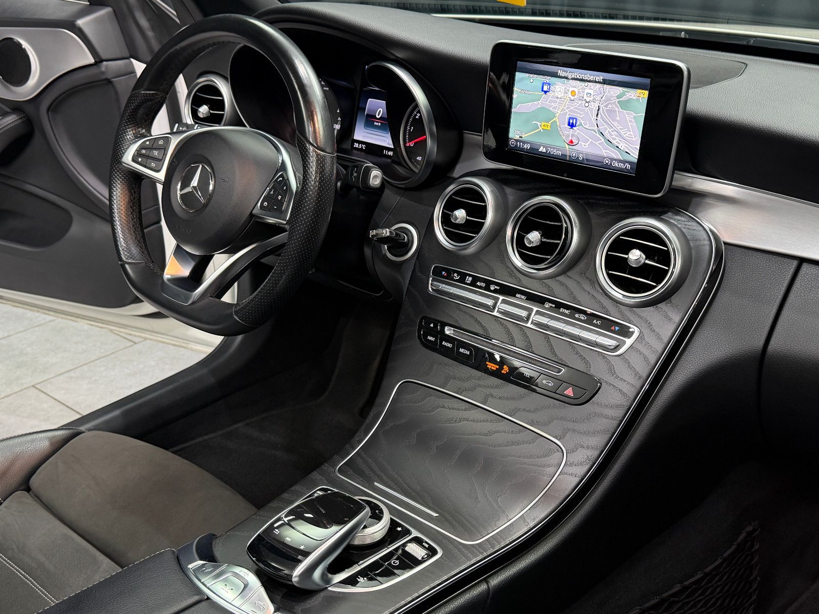 Fahrzeugabbildung Mercedes-Benz C 180 Cabrio |AMG-LINE|LED|RF-CAM|AUTOMATIK