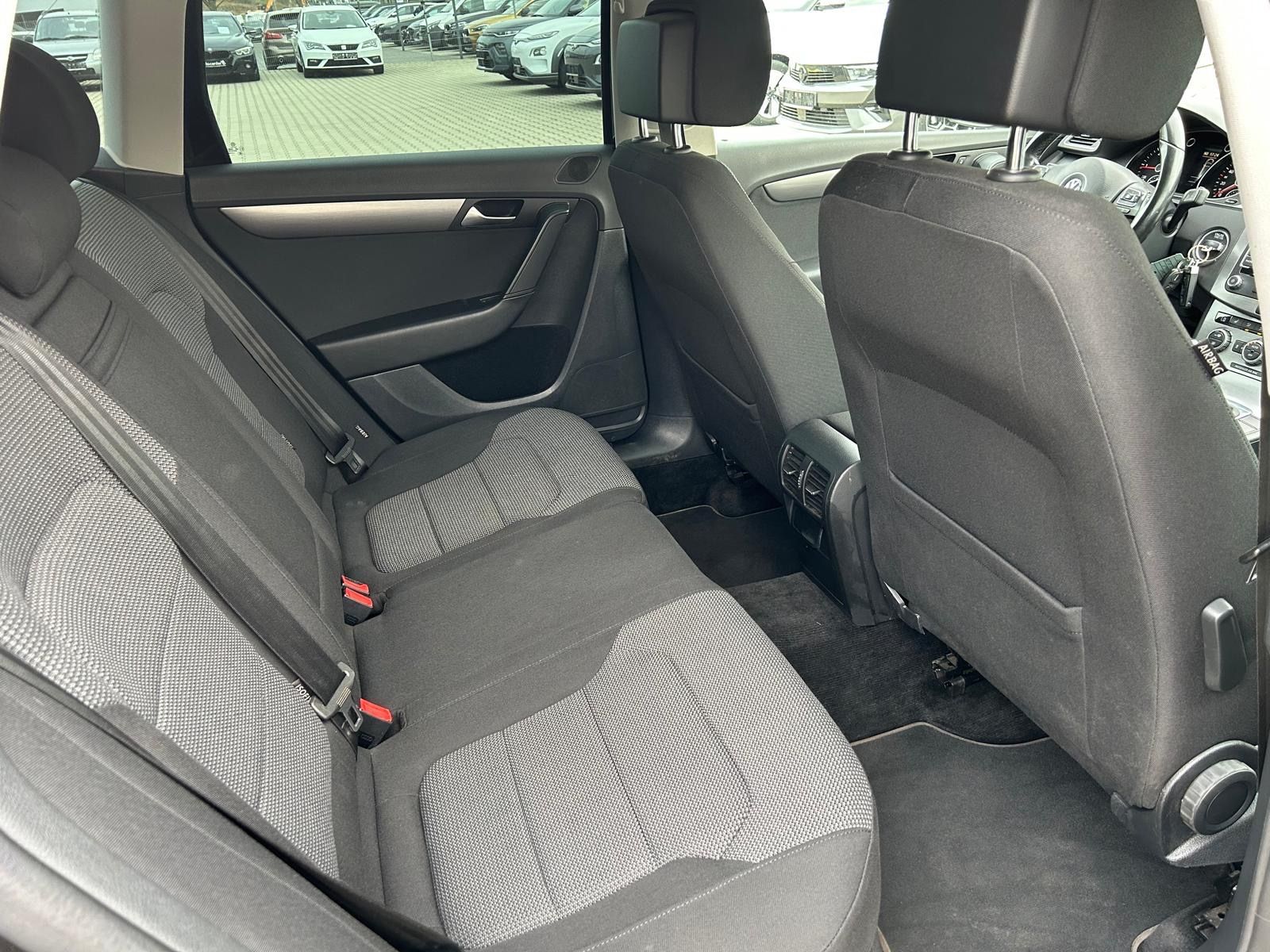 Fahrzeugabbildung Volkswagen Variant 2.0 TDI°4Motion°AHK°Navi°PDC°