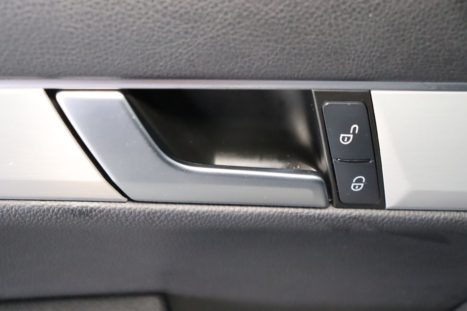 Fahrzeugabbildung Mercedes-Benz C 250 CDI T BlueEFF AVANTG. AMG-Paket * DIS *