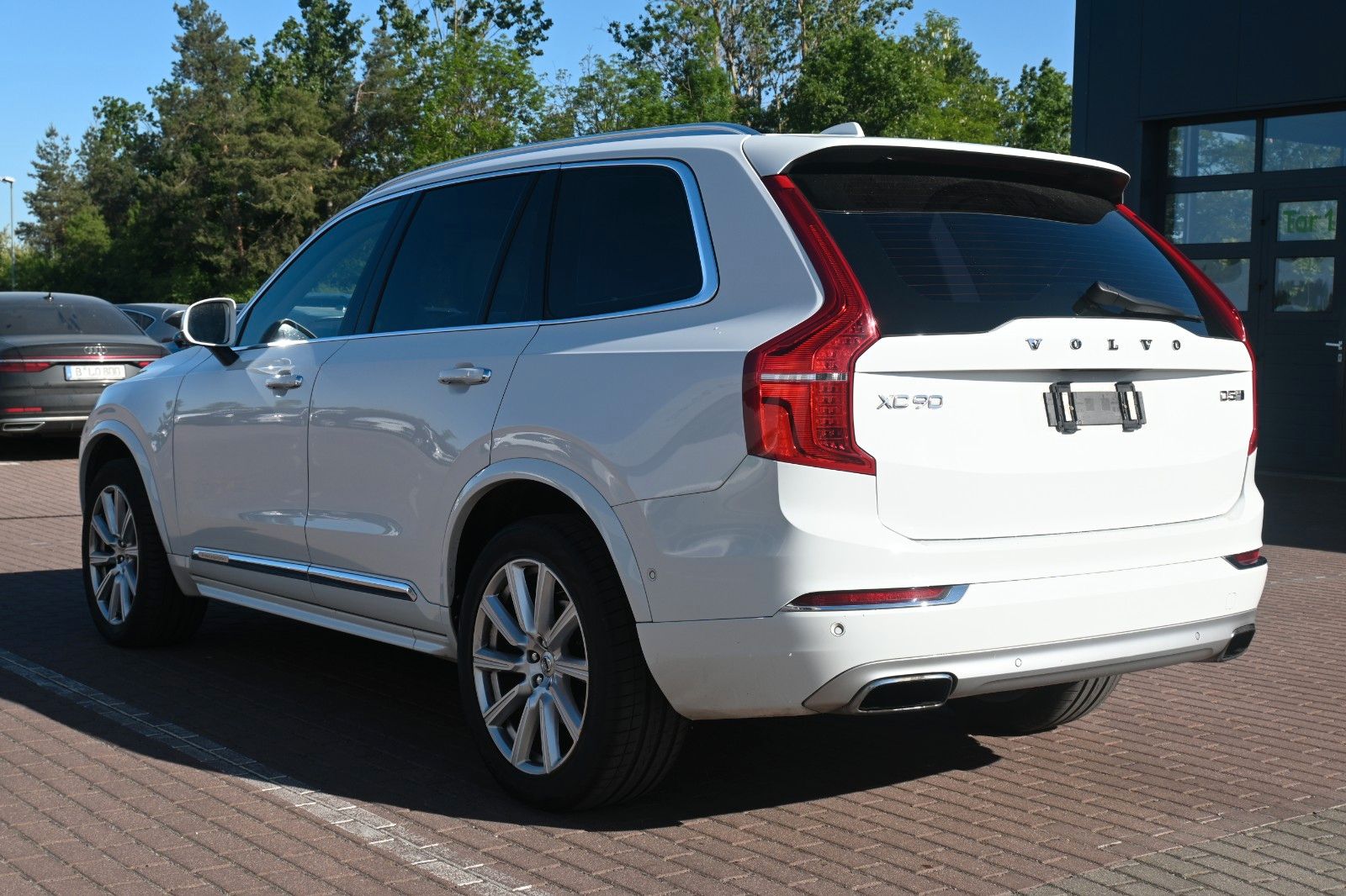 Fahrzeugabbildung Volvo XC90 INSCR* AWD *PANO*NAV*LED*ACC*STHZ*AHK*7Si