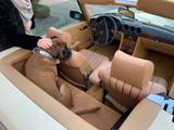 Mercedes-Benz SL 380 - Mercedes-Benz: Beige, Cabrio