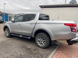Mitsubishi L200 Plus Doppelkabine 4WD - silberne Mitsubishi L200