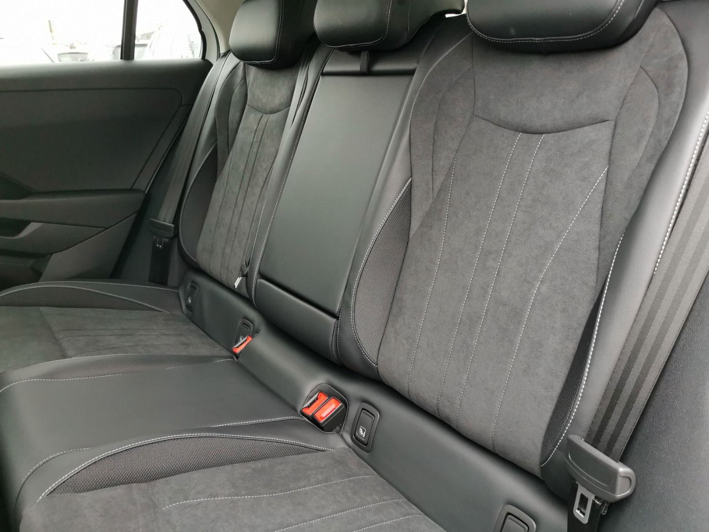 Volkswagen T-Roc - Bild 13