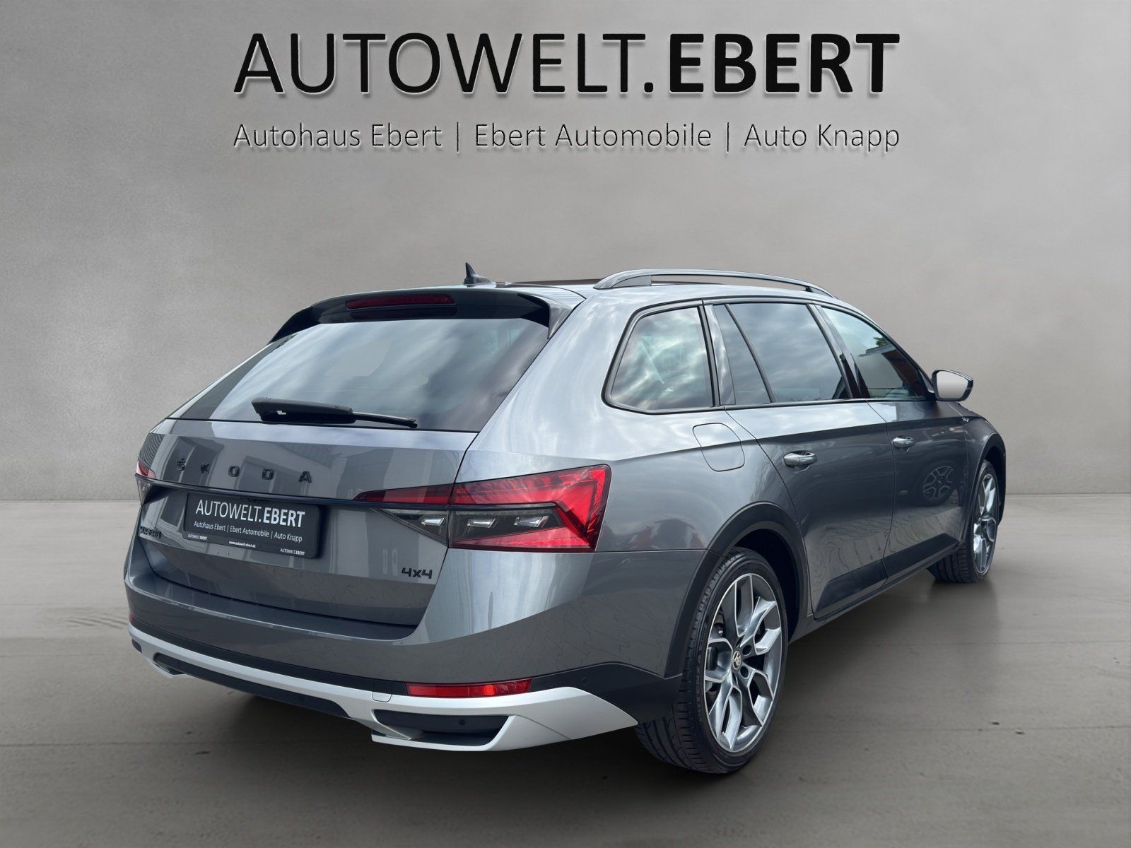 Fahrzeugabbildung SKODA Superb Combi 2.0 TSI Scout Final 4x4/AHK/PANO/