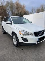 Volvo XC60 Momentum AWD*Inspektion Neu*TÜV 10/27*Euro5 - Volvo Gebrauchtwagen von 2009