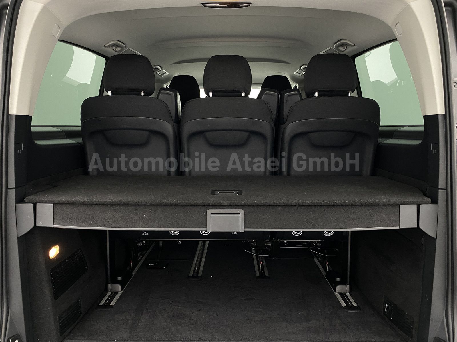 Fahrzeugabbildung Mercedes-Benz V 220 d lang Edition Sport-Paket KAMERA 4459