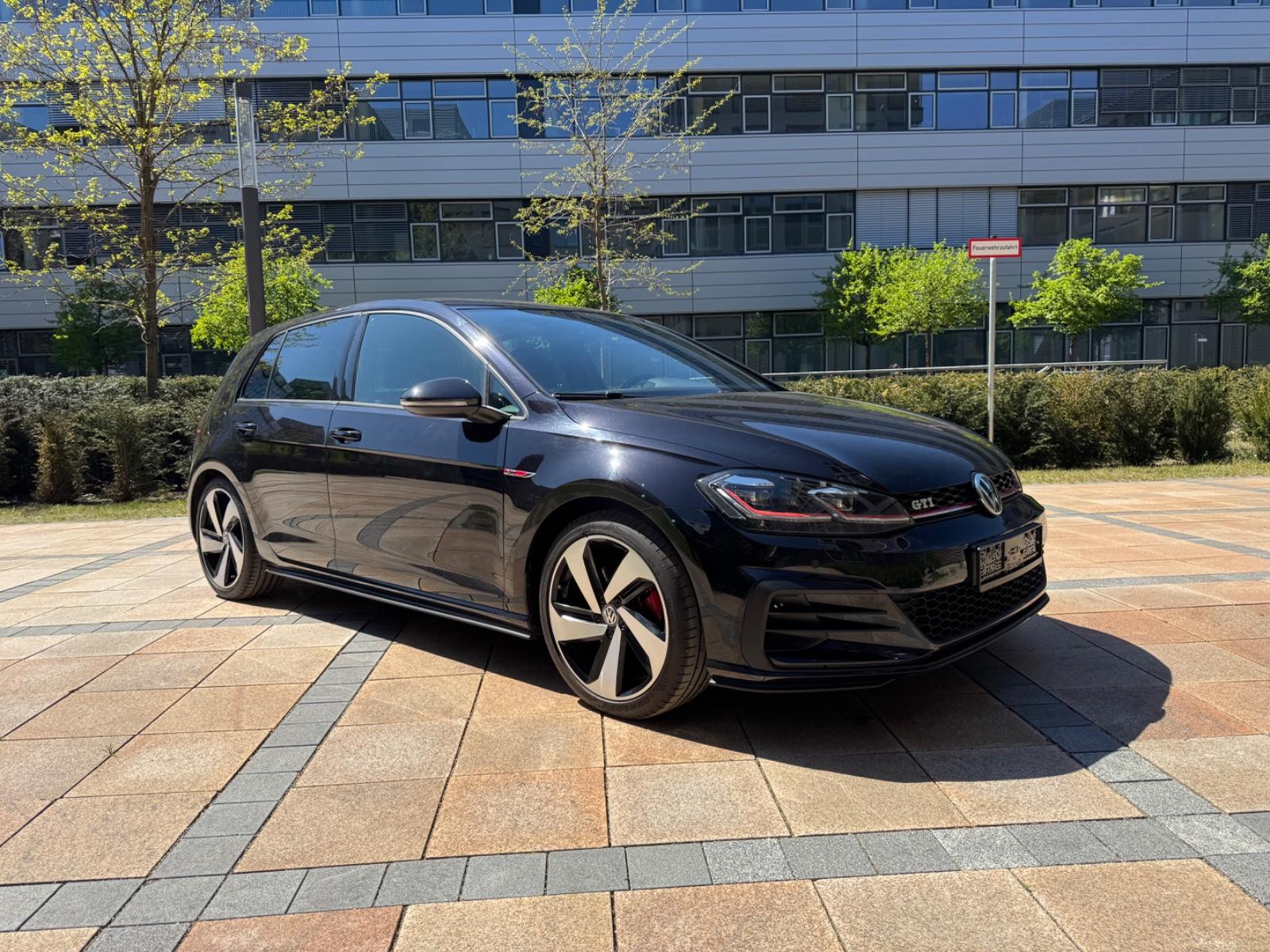 Volkswagen Golf VII  2.0 TSI GTI /DSG/1.Hand/Garantie !!!