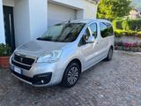 Peugeot Partner Tepee BlueHDi 100 Active - silberne Peugeot Partner Tepee