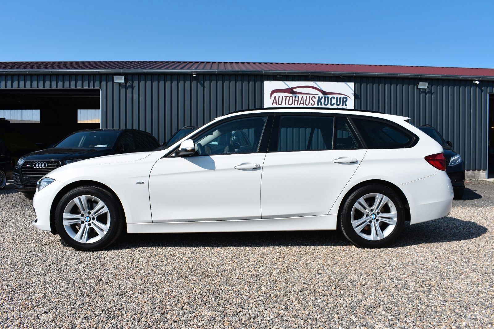 Fahrzeugabbildung BMW 320 d Touring Sport Line Automatik AHK