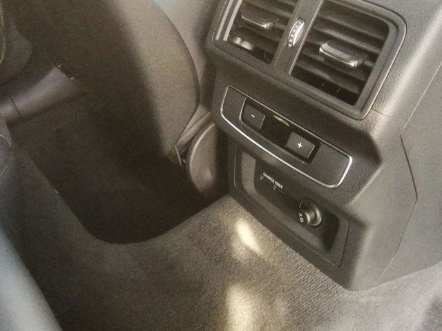 Q5 Sportback 55 TFSI e quattro S line Head-Up, A