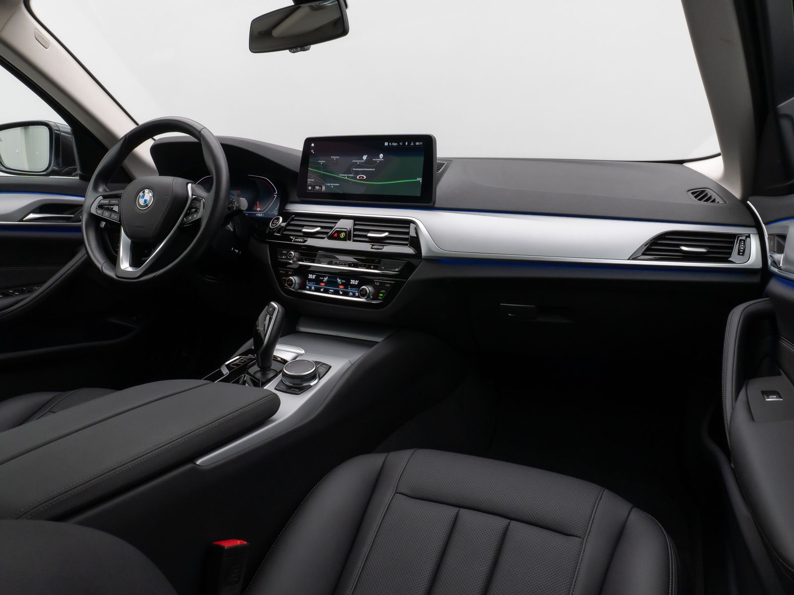Fahrzeugabbildung BMW 520d Panorama Kamera HUD DAB 4Klima Alarm 19Zoll