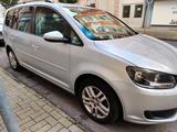 Volkswagen Touran 1.6 TDI  7 Sitze  2011 - Volkswagen Touran mit Diesel-Antrieb: Kleinwagen