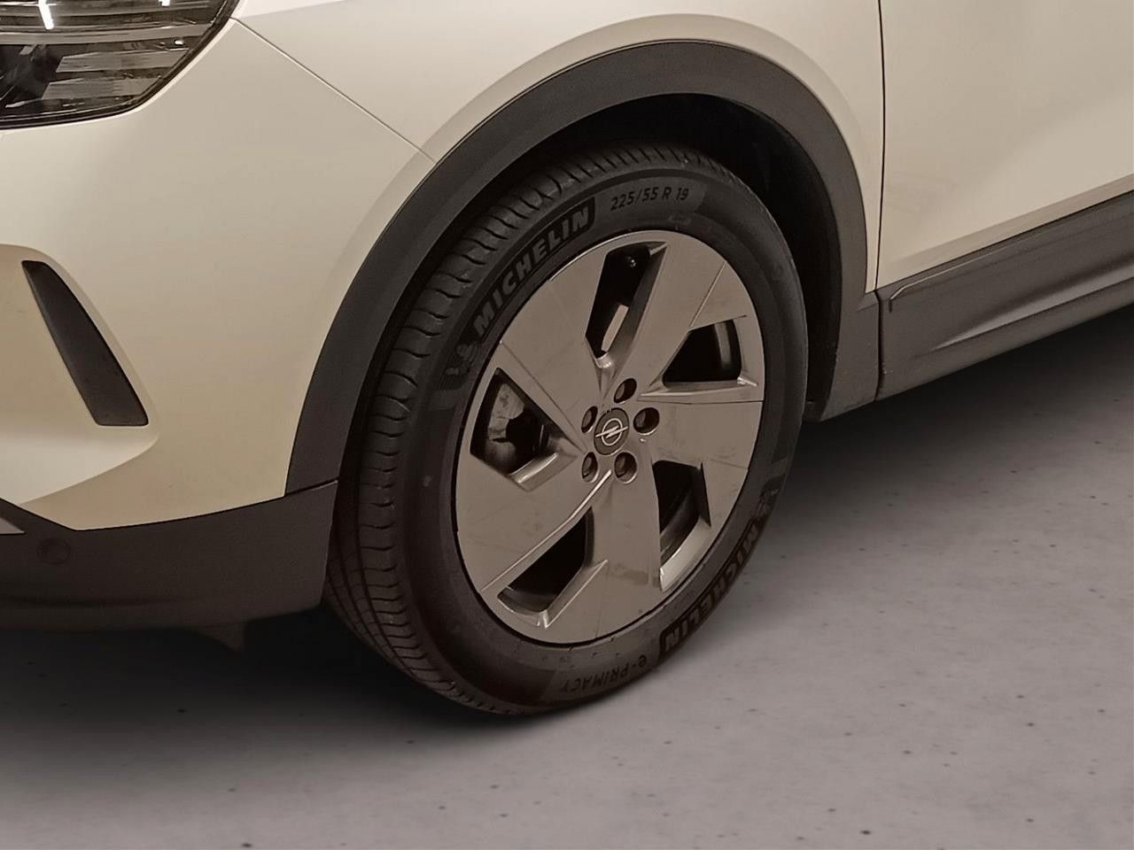 Fahrzeugabbildung Opel Grandland 1.2 48V HYBRID EDIT. NAVI/LED/KAMERA