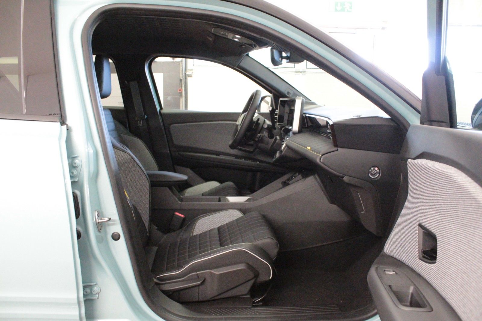 Fahrzeugabbildung Renault R 4 E-Tech 150 Comfort Range Iconic *Vollausst.*